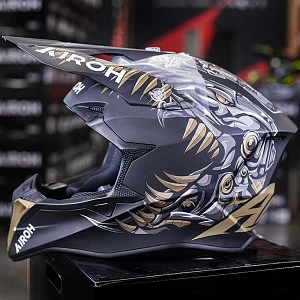 Внедорожный шлем Airoh Wraaap Cyborg