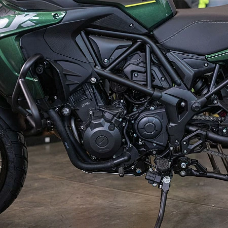 Мотоцикл Benelli TRK 502X (темно-зеленый глянцевый) 2026г.